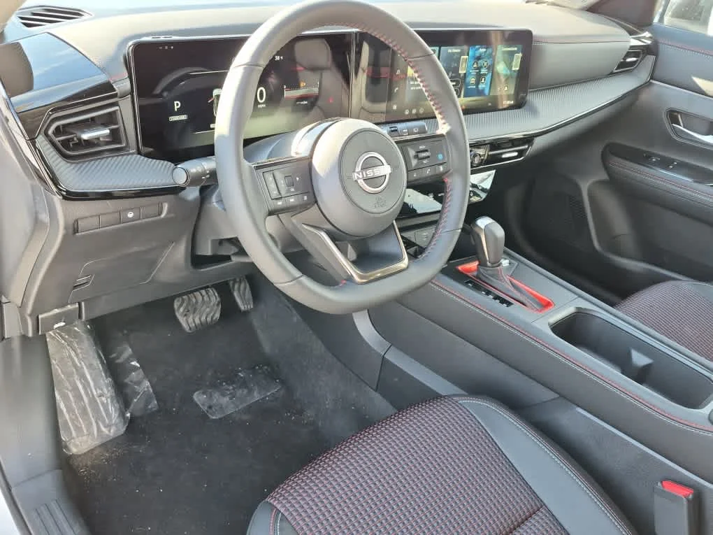 New 2026 Aspen White Tricoat Nissan SR image 11