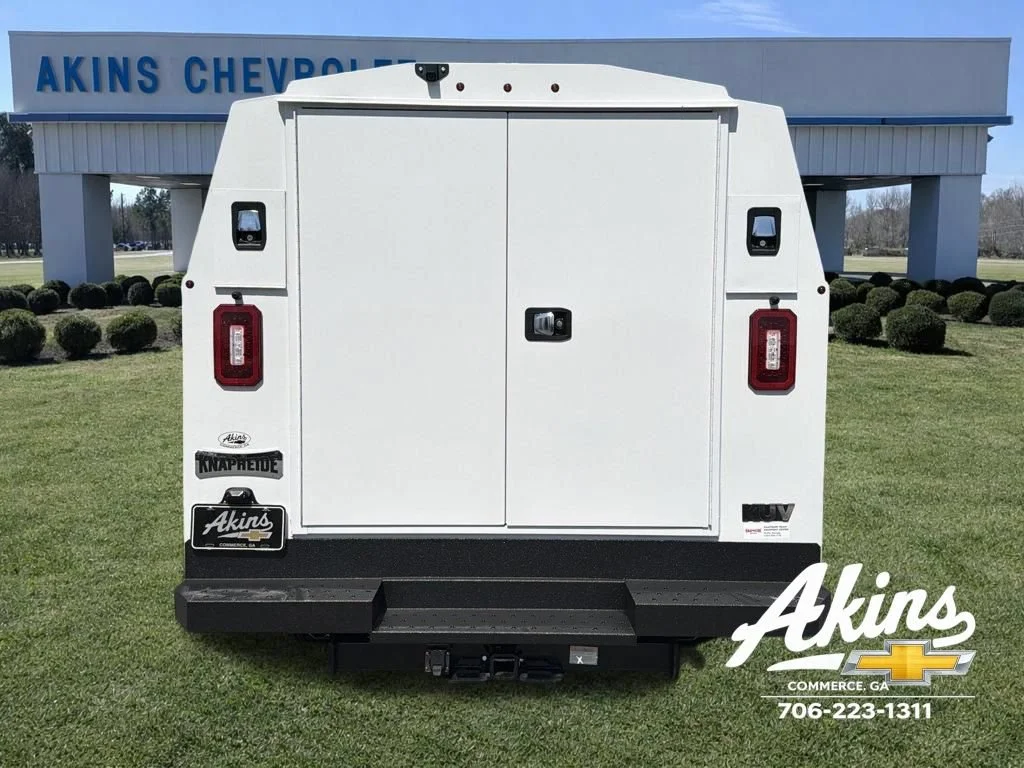 New 2026 Summit White Chevrolet 1WT image 6