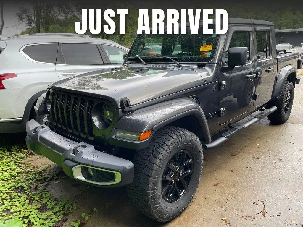 Used 2023 Granite Crystal Metallic Clearcoat Jeep Sport S image 1