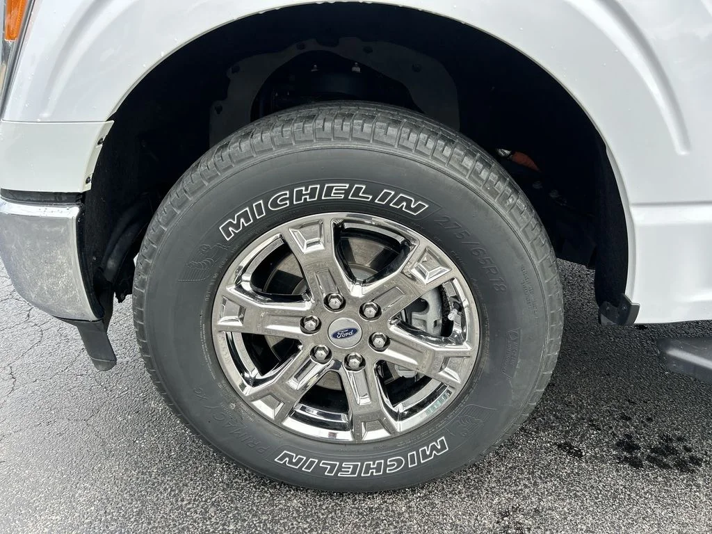 Used 2021 White Ford XLT image 16