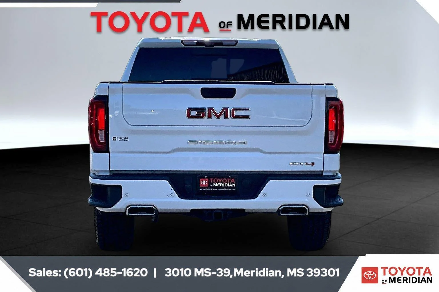 Used 2024 Summit White GMC AT4 image 4
