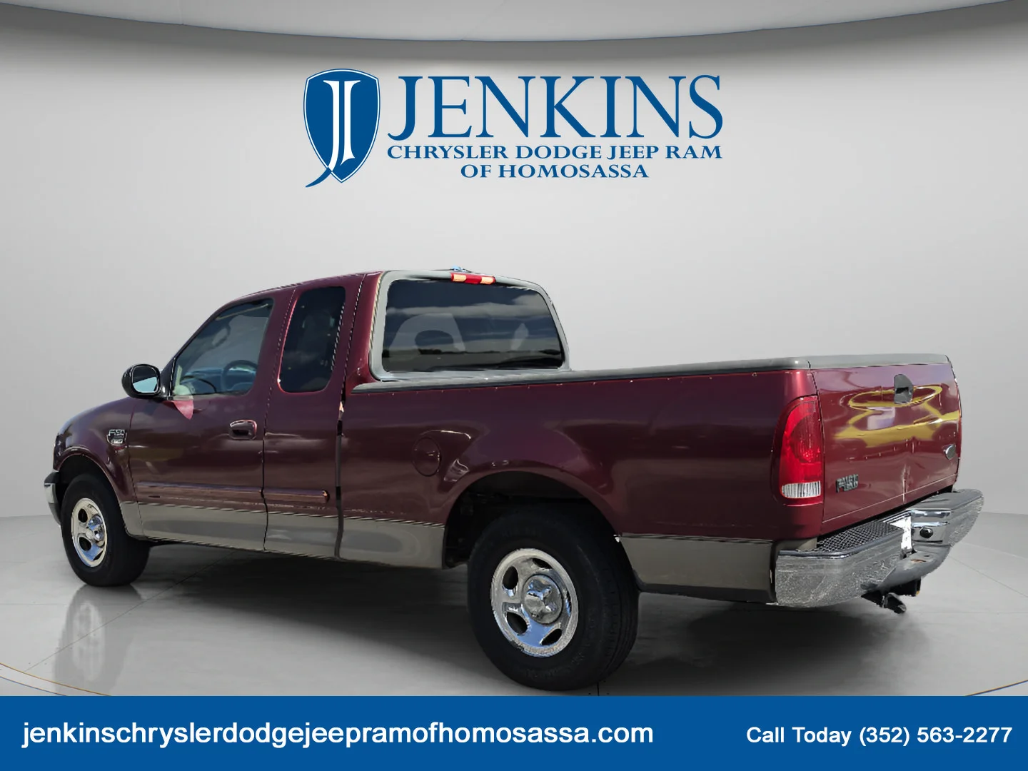 Used 2003 Red Ford  image 8