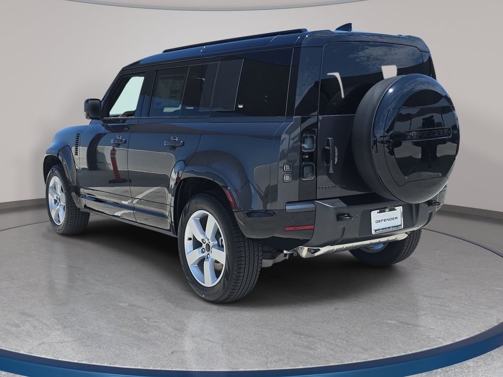 New 2026 Carpathian Grey Land Rover X-Dynamic SE image 7