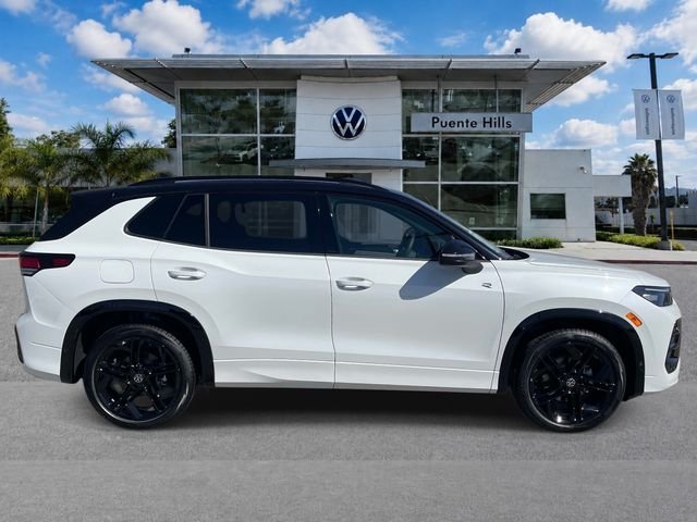 New 2026 White/off-white Volkswagen 2.0T SE R-Line Black image 3