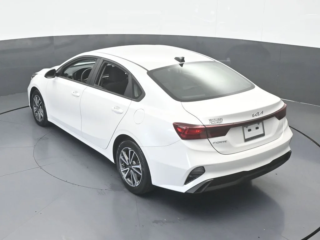 Used 2023 Snow White Pearl Kia LXS image 42