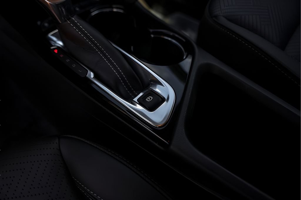 Used 2023 Black Buick Essence image 24