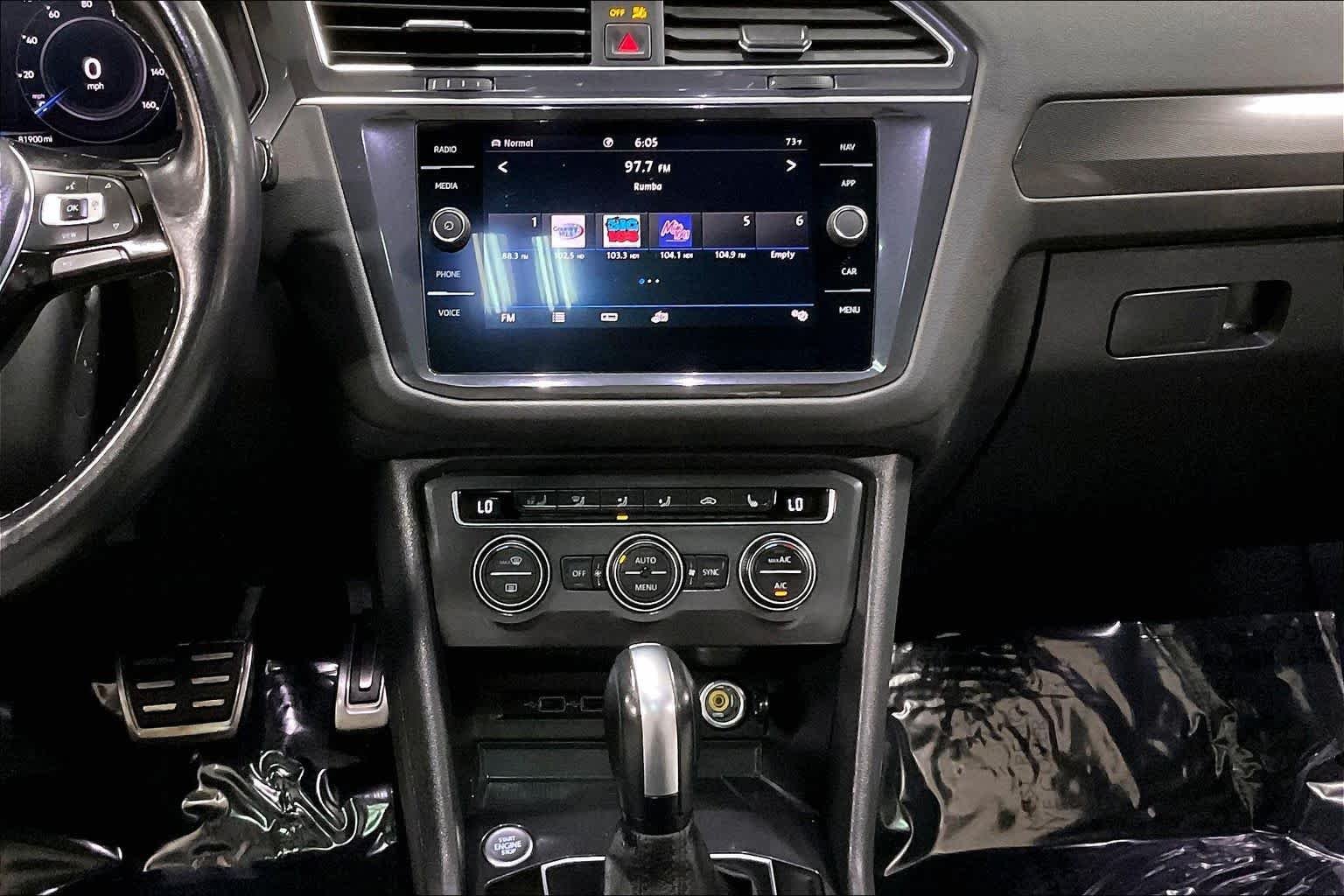 Used 2020 Pyrite Silver Metallic Volkswagen SEL Premium R-Line image 7