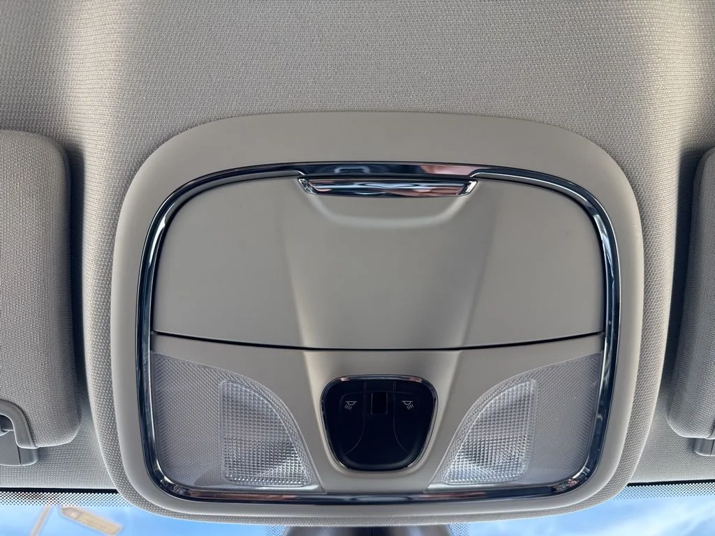 Used 2020 White Jeep Limited image 16