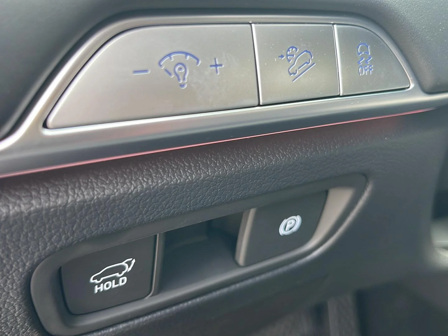 New 2026 Capri Blue Genesis 2.5T Select image 18