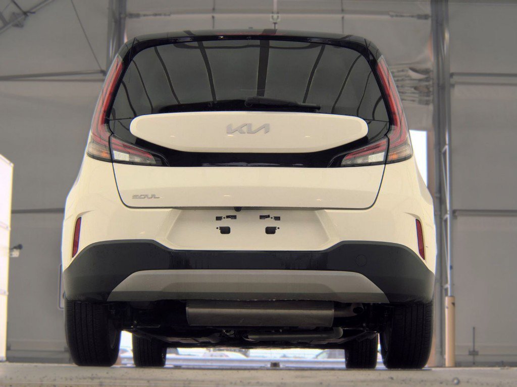 Used 2025 White Kia LX image 7