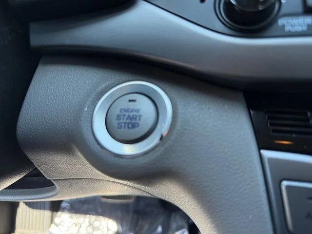 Used 2017 Blue Hyundai SE image 29