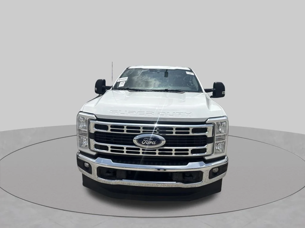 Used 2025 White Ford XLT image 2