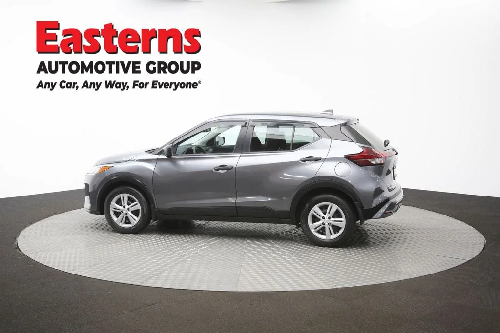 Used 2022 Silver Ford SE image 61
