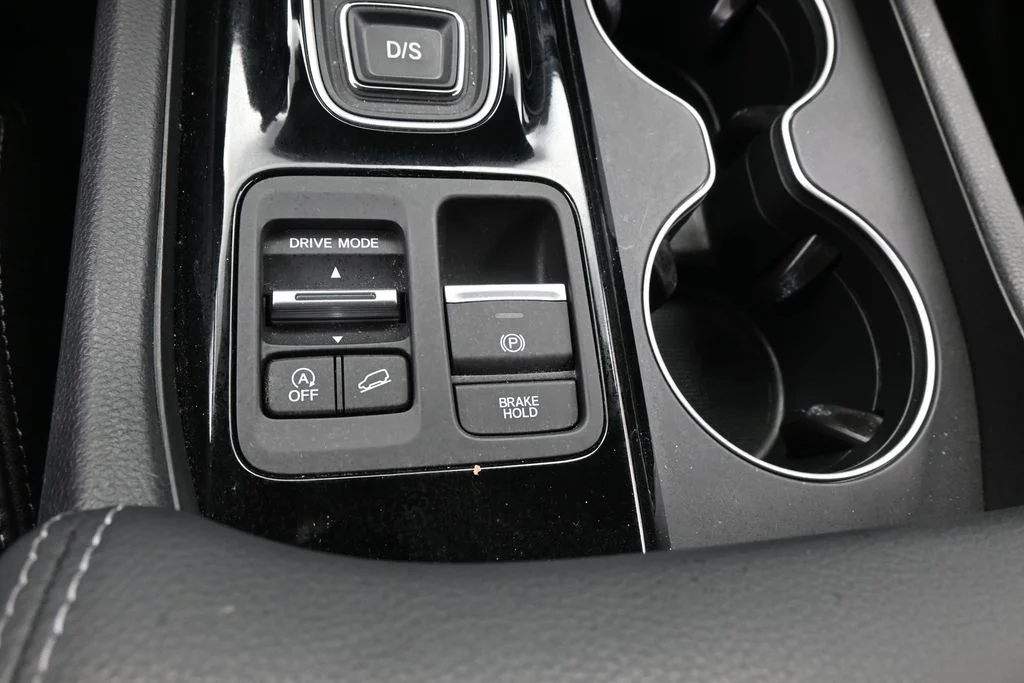 Used 2025 White Honda EX-L image 30