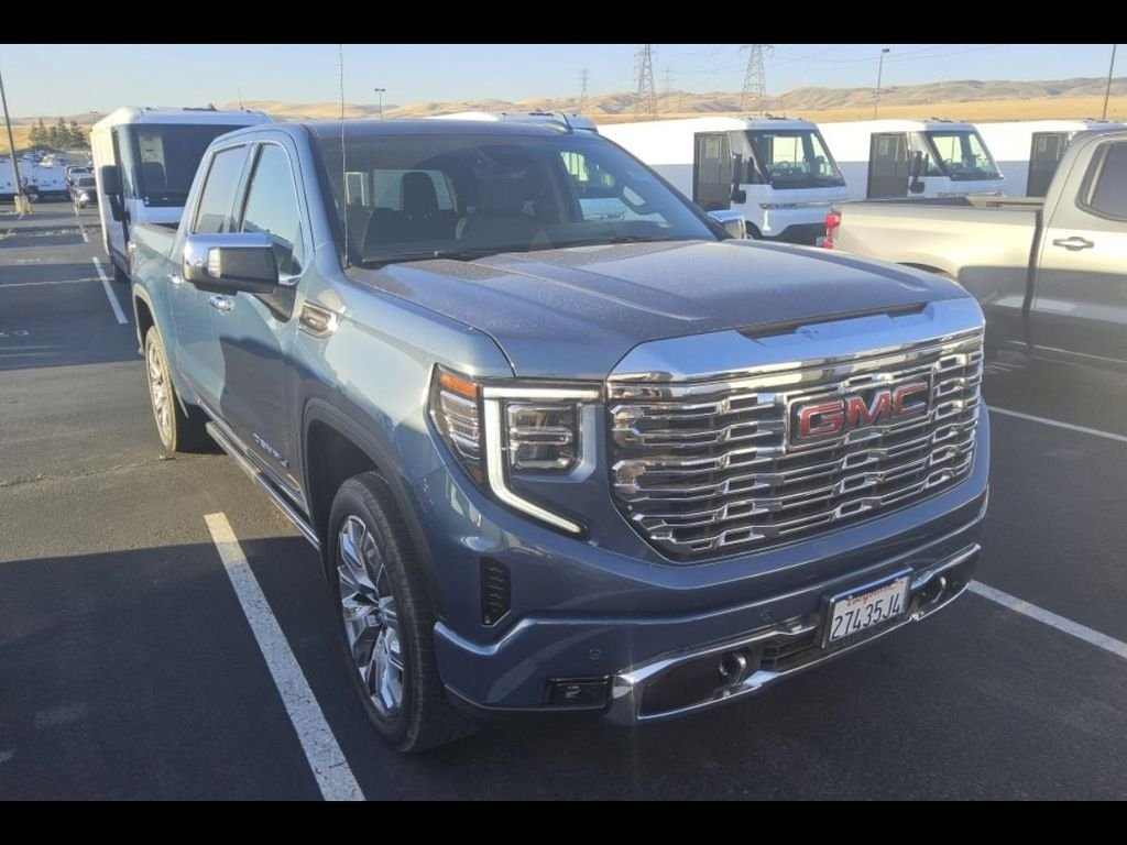 Used 2026  GMC Denali image 1