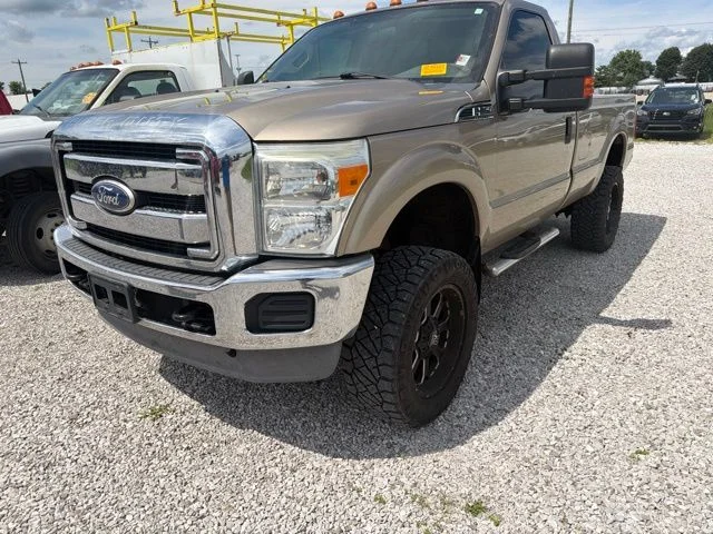 Used 2011  Ford XLT image 2