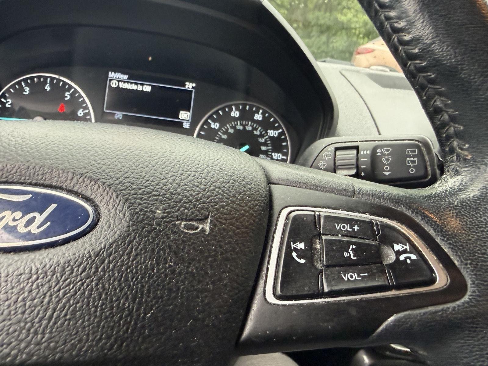 Used 2020 Lightning Blue Ford SE image 15