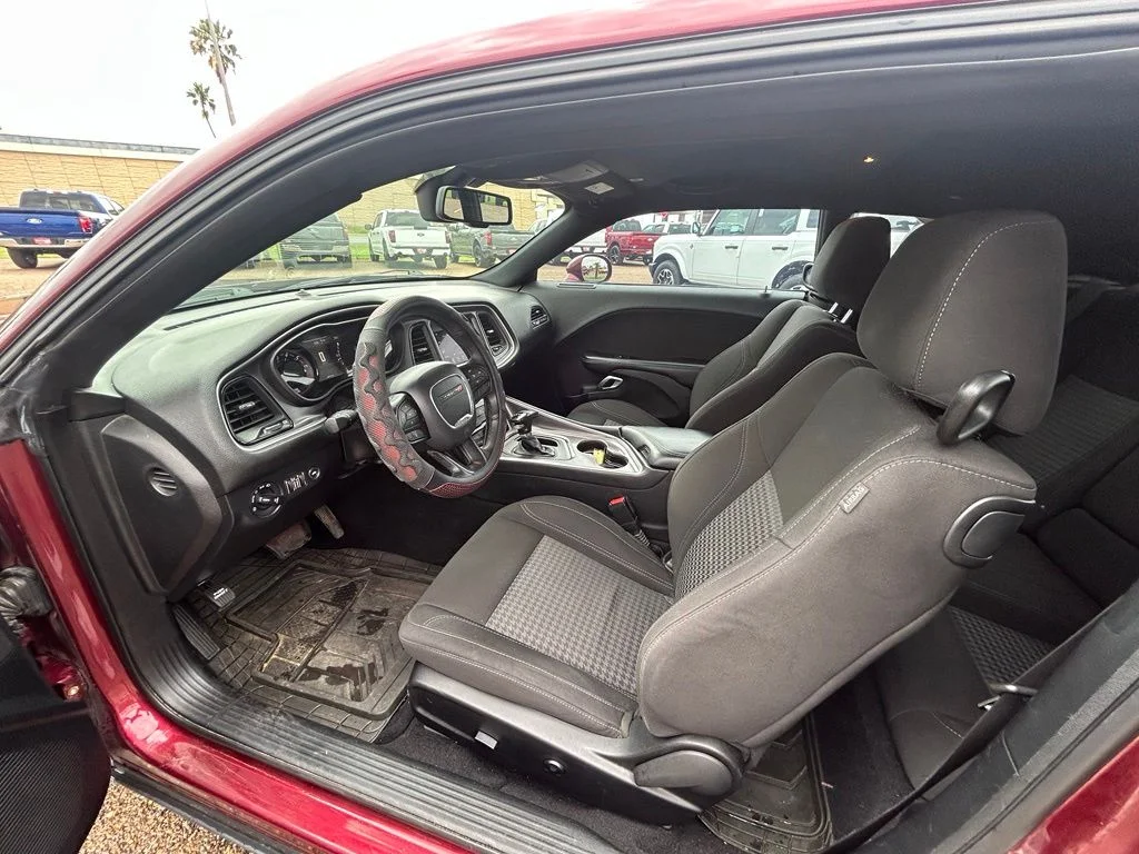 Used 2020 Red Dodge SXT image 11