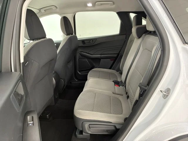 Used 2022 White Ford SE image 18