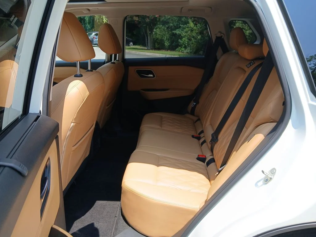 Used 2023 White Nissan Platinum image 45