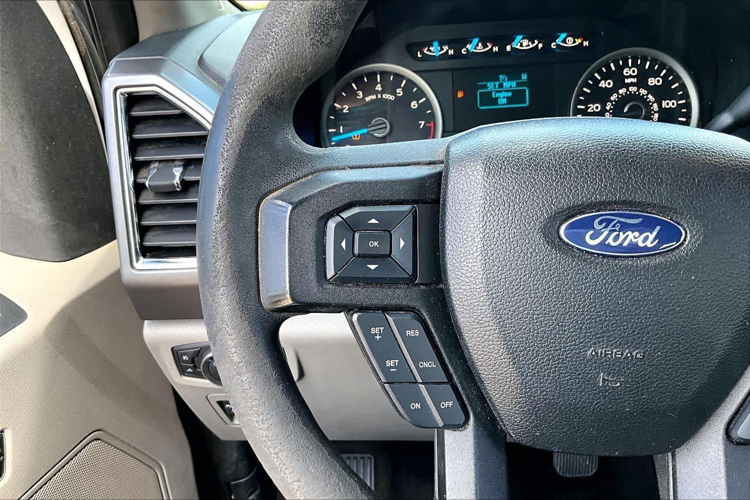 Used 2015 Oxford White Ford XLT image 22