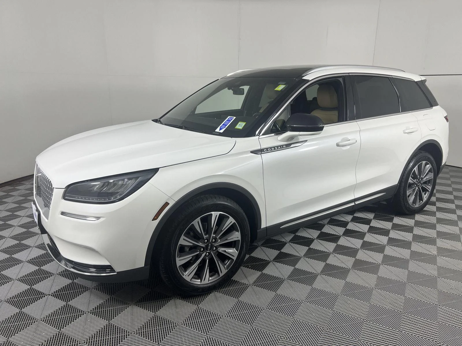 Used 2021 Pristine White Lincoln Reserve image 10