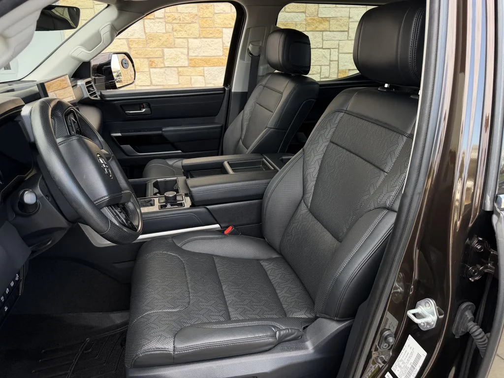 Used 2023  Toyota Limited image 27
