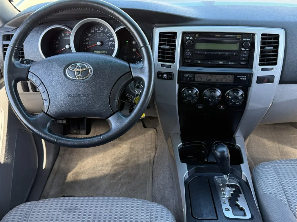 Used 2008 Silver Toyota SR5 image 11