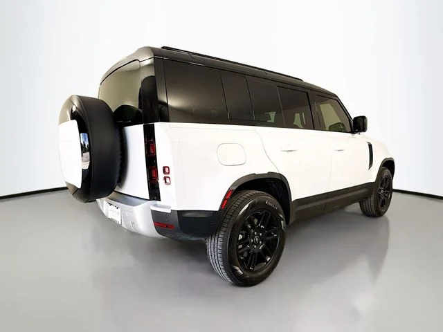 Used 2025 White Land Rover S image 5