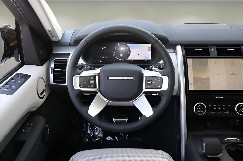Used 2026 White Land Rover  image 15