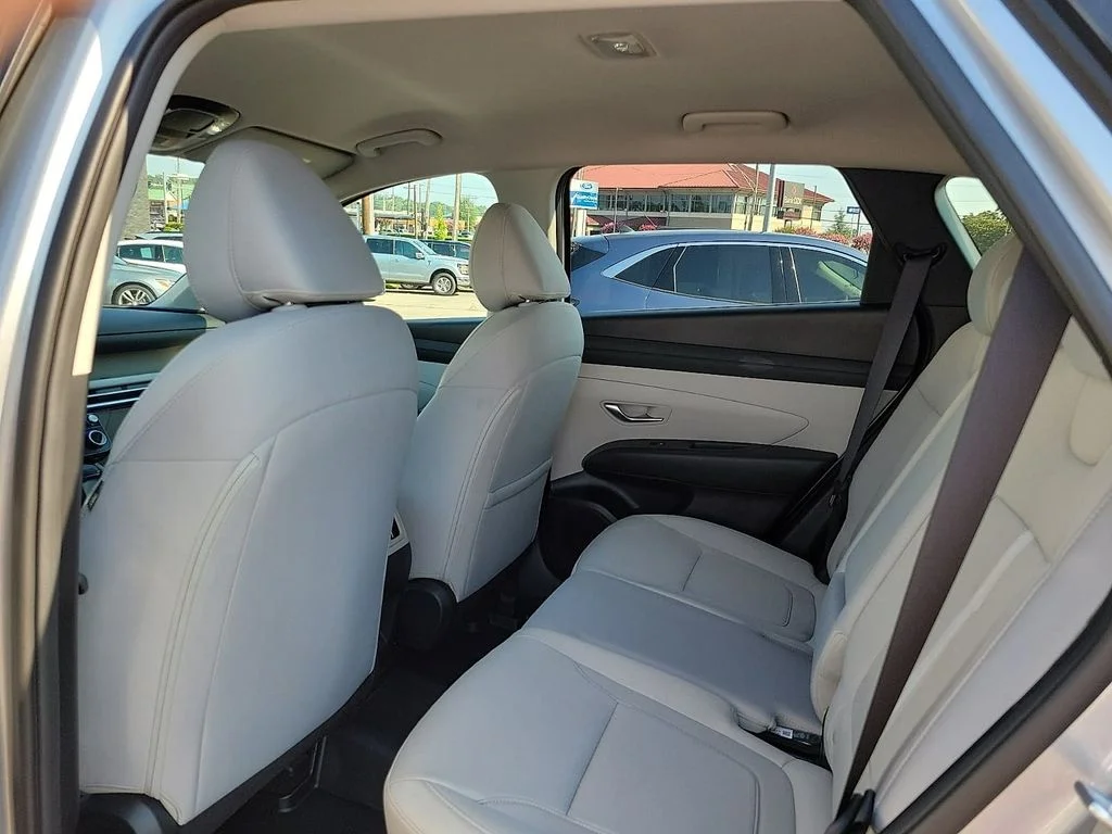 Used 2025 Shimmering Silver Hyundai SEL image 9