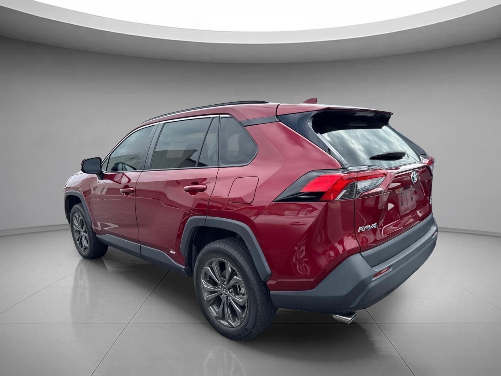Used 2023 Ruby Flare Pearl Toyota XLE Premium image 9