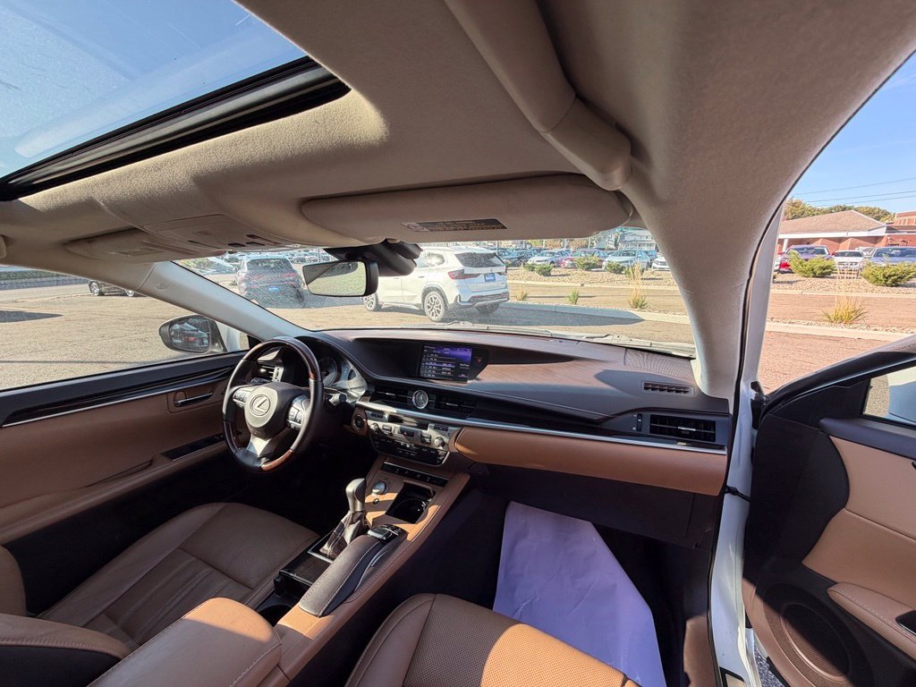Used 2018 White Lexus 350 image 10