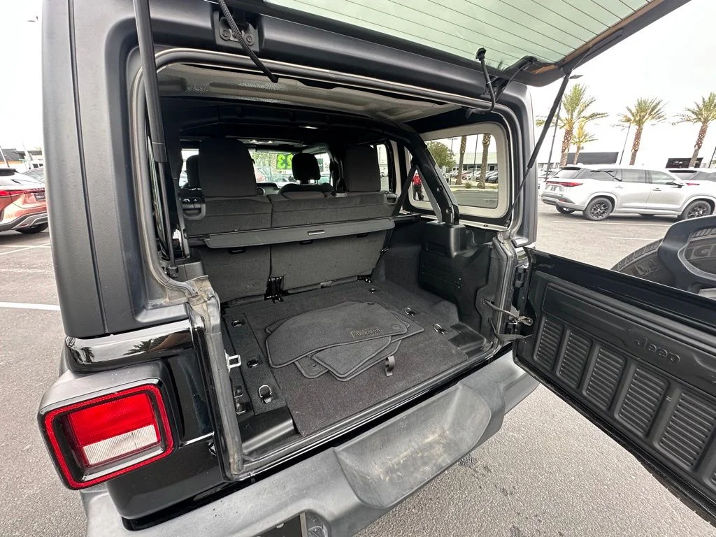 Used 2023 Black Jeep Sport S image 16
