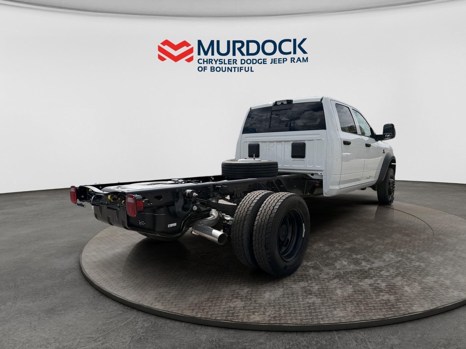 New 2026 Bright White Clear-Coat Exterior Paint RAM Tradesman image 4