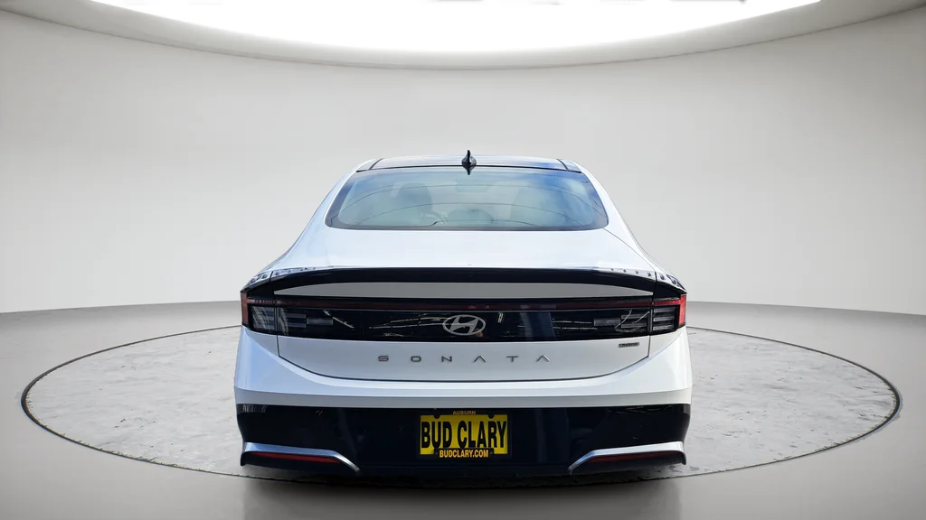 Used 2026 White Hyundai SEL image 4