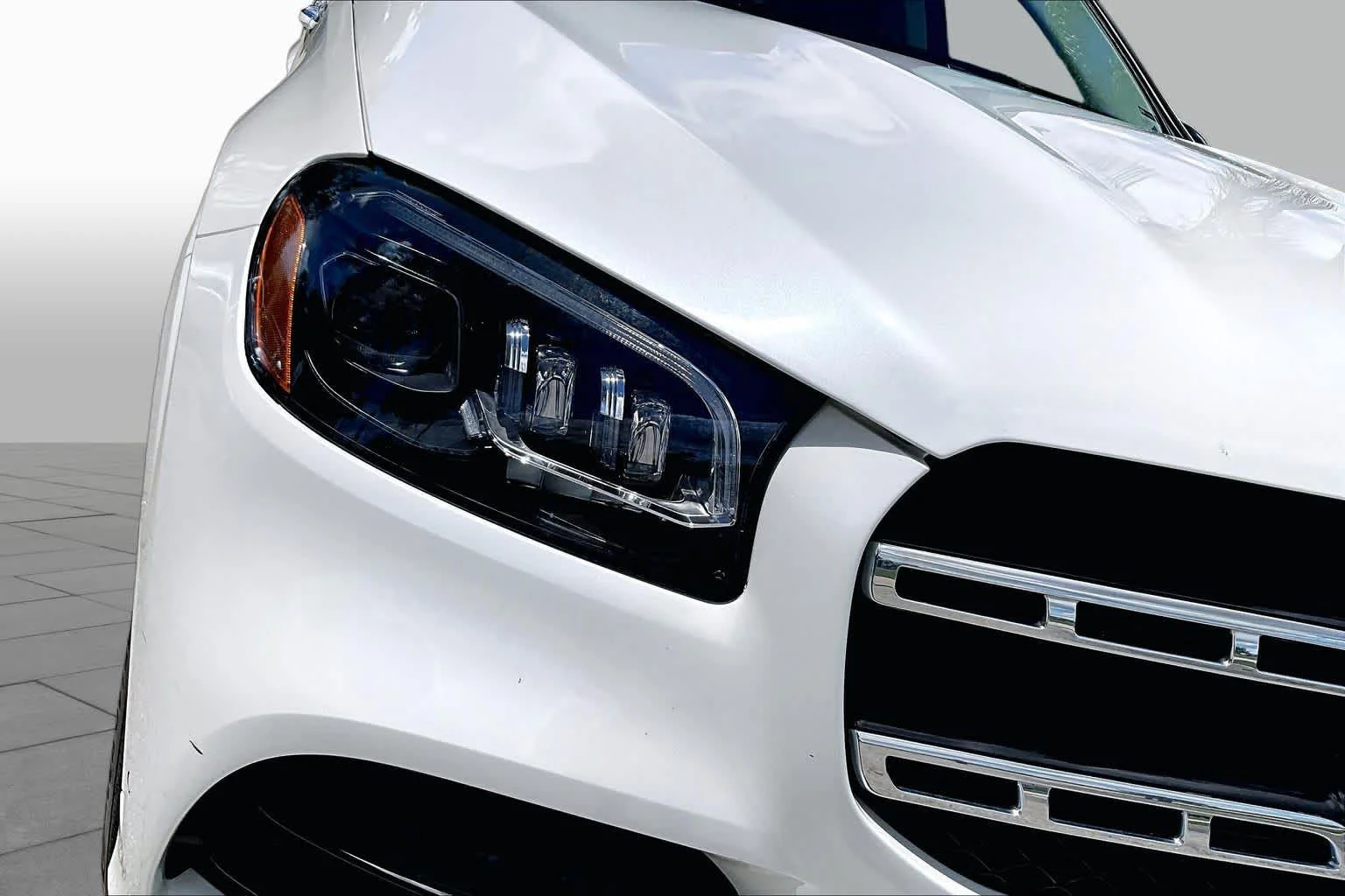 Used 2022 MANUFAKTUR Diamond White Bright Mercedes-Benz GLS 450 image 28