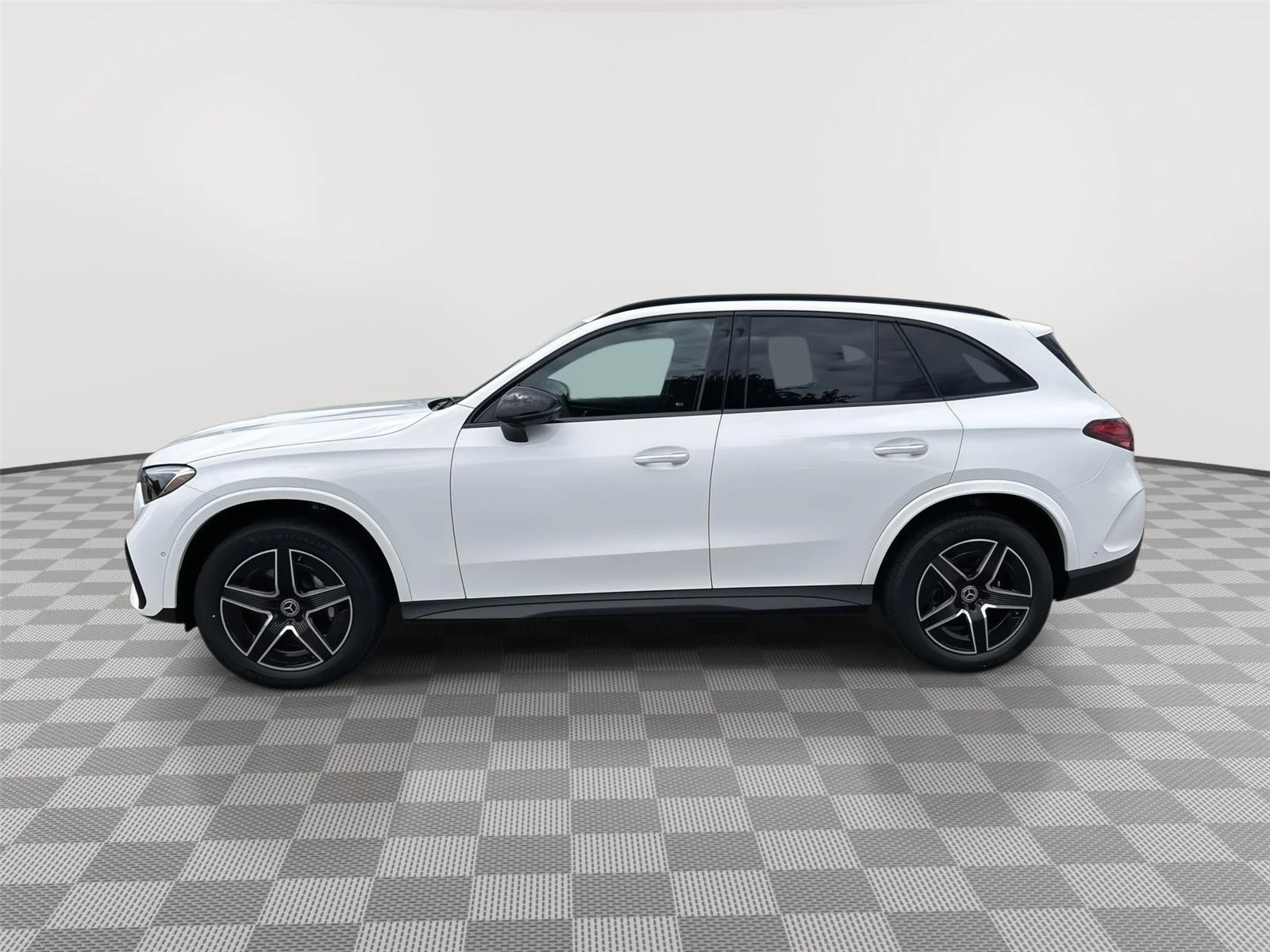 New 2026 Polar White Mercedes-Benz GLC 300 image 6