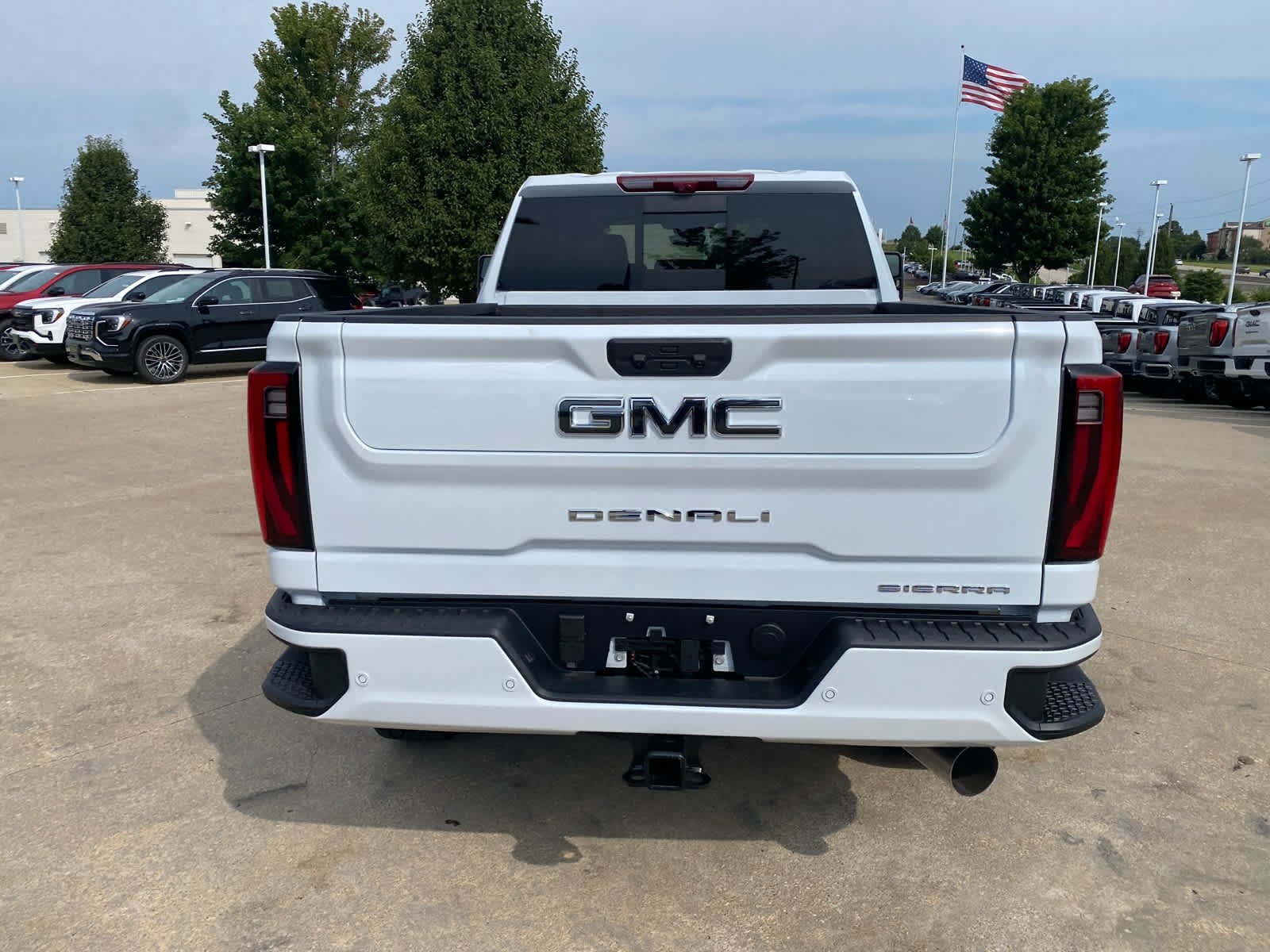 New 2026 Glacier White Tricoat GMC Denali Ultimate image 4