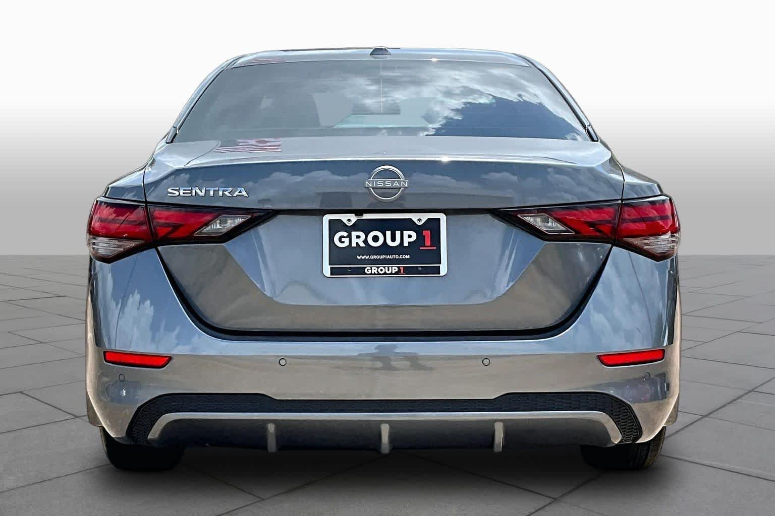 Used 2025 Gun Metallic Nissan SV image 5