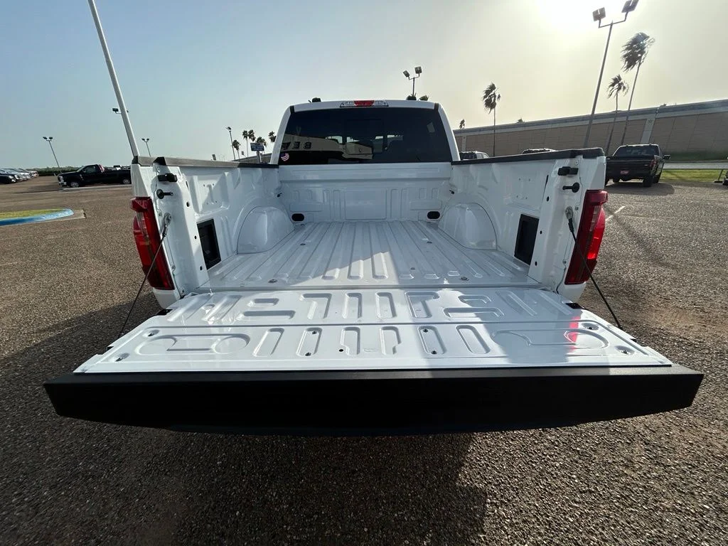 New 2026 Oxford White Ford XLT image 24