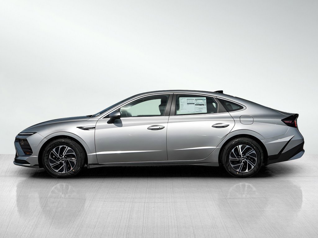 New 2026 Aero Silver Hyundai Blue FWD image 4