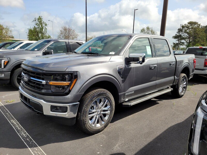 2025 Ford F-150 XLT - Photo 25