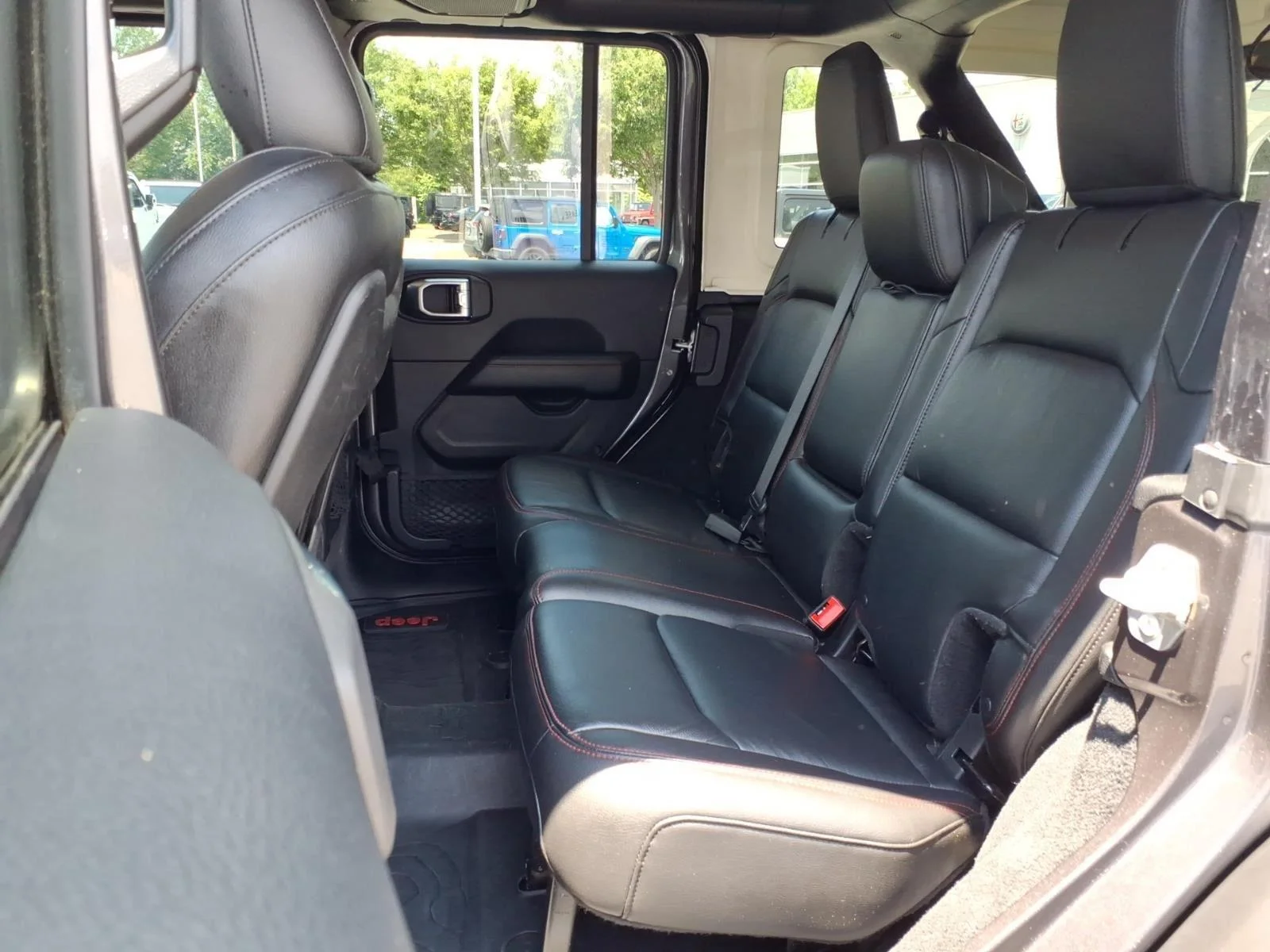 Used 2018 Granite Crystal Metallic Clearcoat Jeep Rubicon image 19