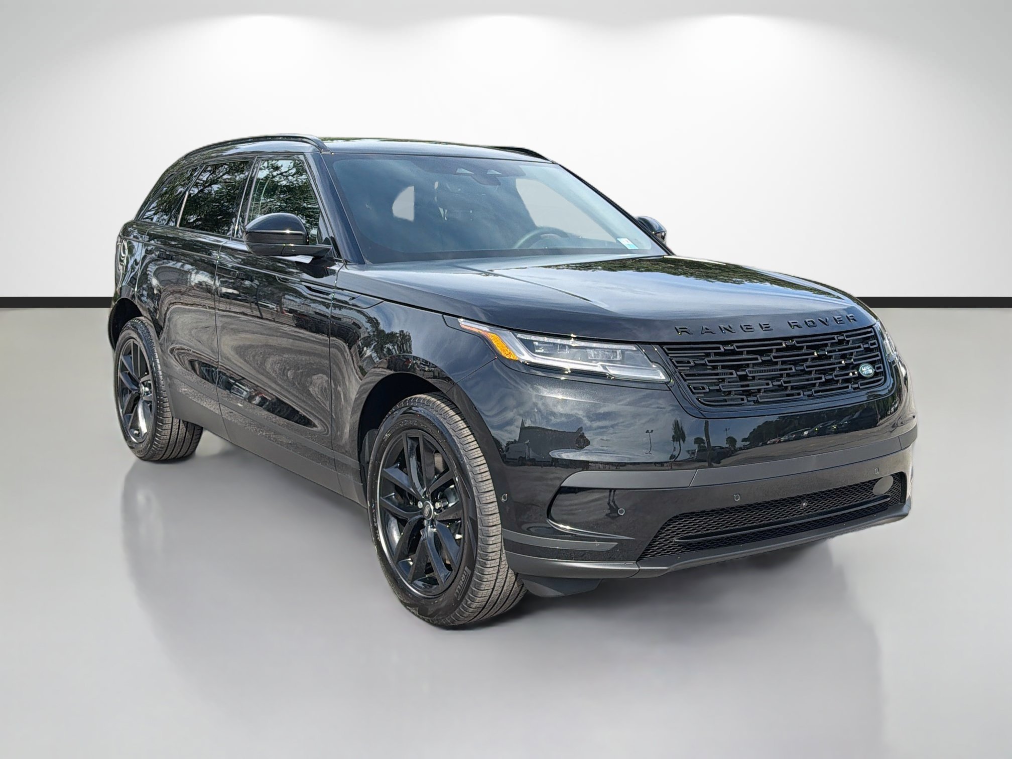 New 2026 Santorini Black Land Rover S image 7