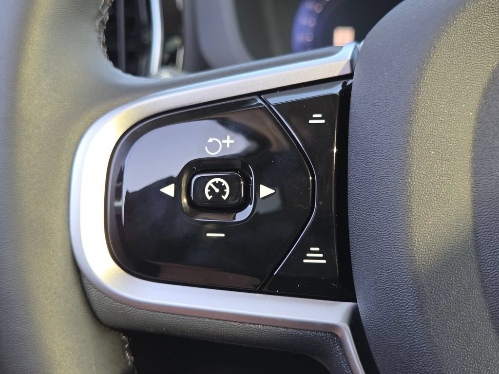 2026 Volvo XC60 Plus - Photo 19