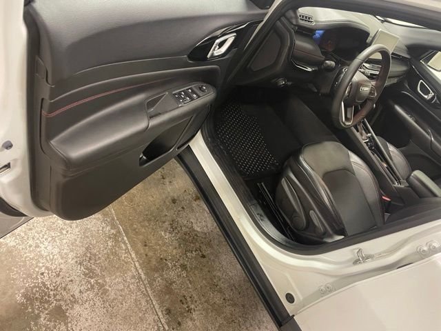 Used 2023 White Jeep Trailhawk image 18