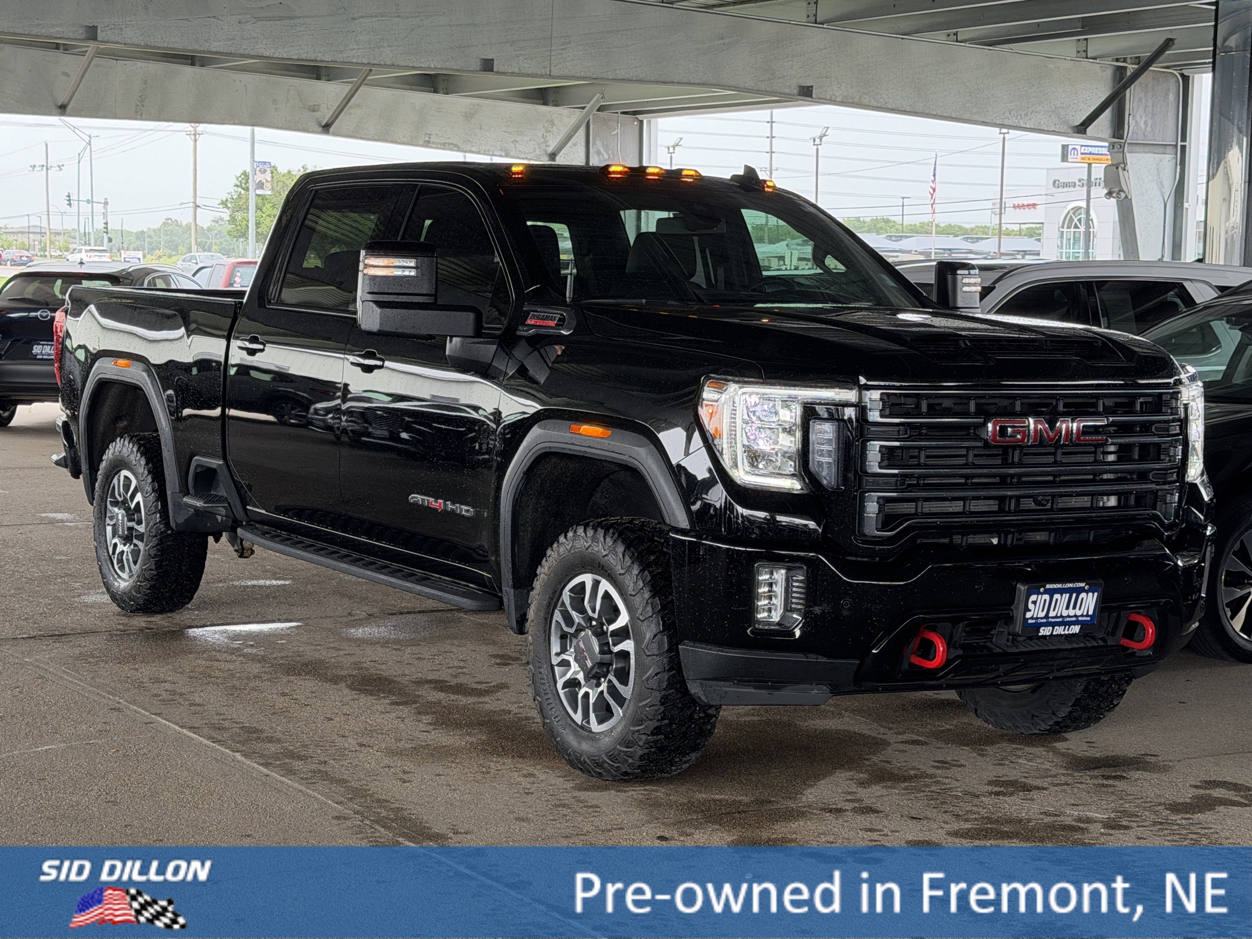 Used 2022 Onyx Black GMC AT4 image 2
