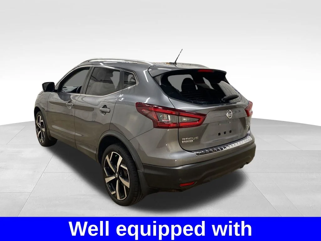 Used 2020 Gray Nissan SL image 3