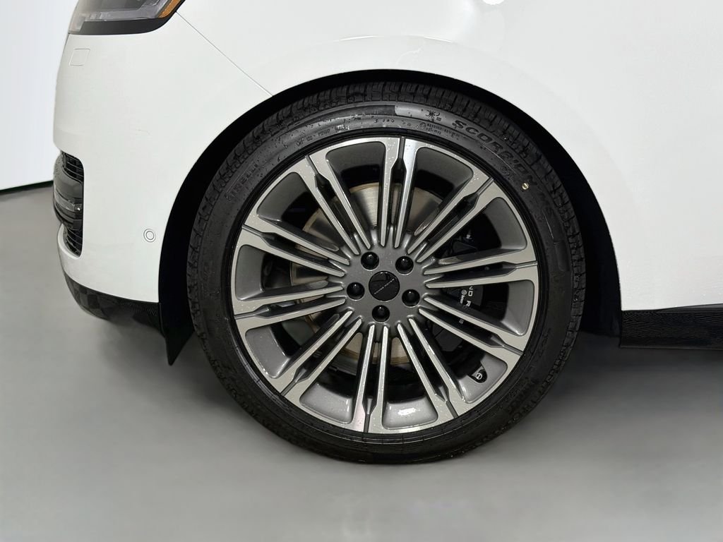 New 2026 Fuji White Land Rover SE image 33
